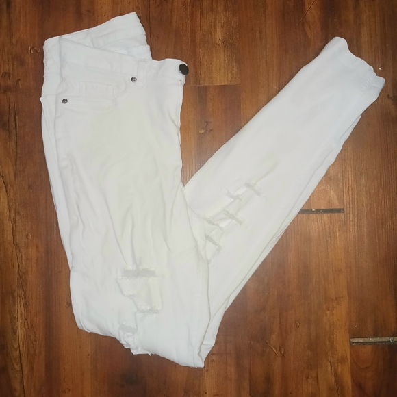 White ripped jeans - Picture 6 of 15